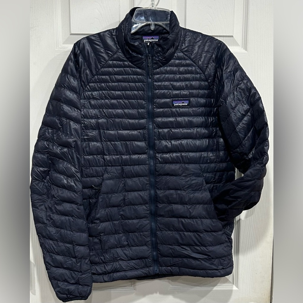 Patagonia Men's Medium Men's AlpLight Down Jacket Smolder Blue EUC
